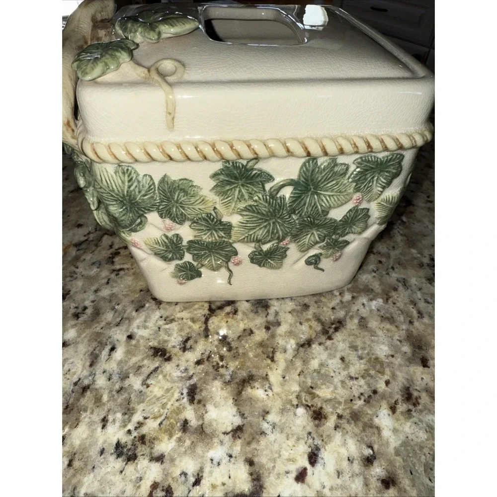 Fitz &‎ Floyd Classics Crawling Ivy Ceramic Tissue Box Cover Floral 3-D